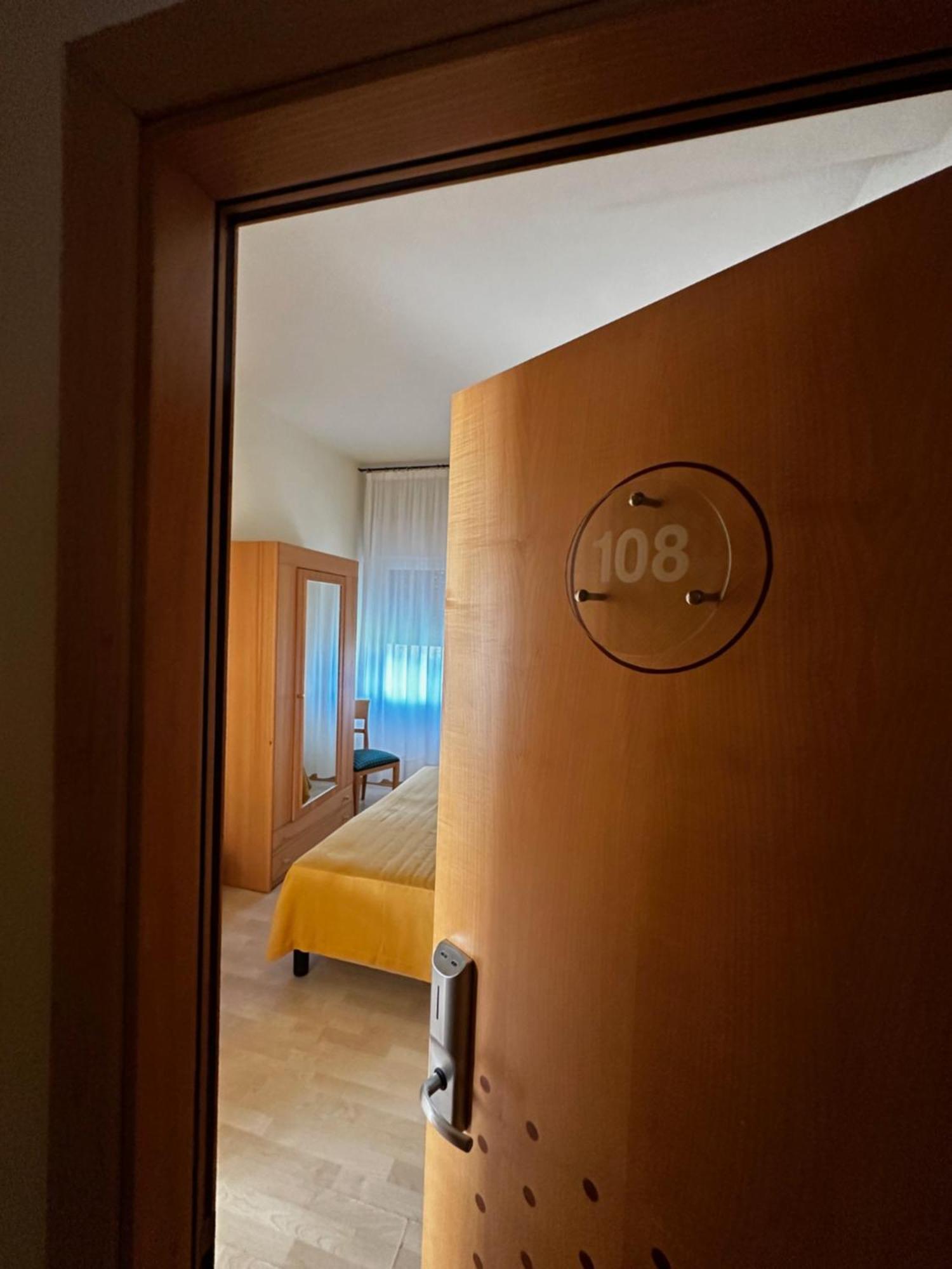 Hotel Ponte Molo بورتو تولي المظهر الخارجي الصورة